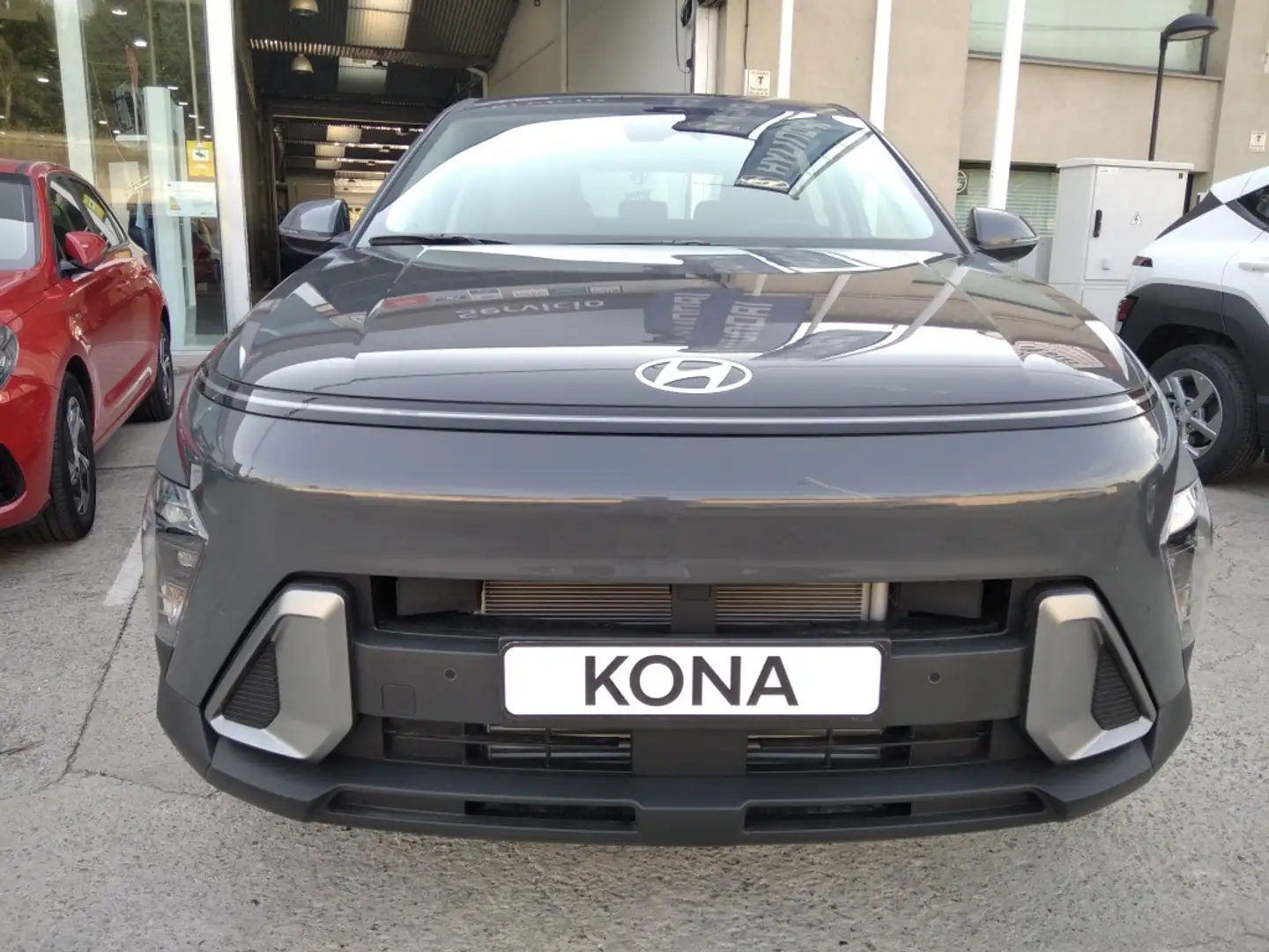 Hyundai KONA 1.6 TGDI Maxx 4x2 Gris - 2