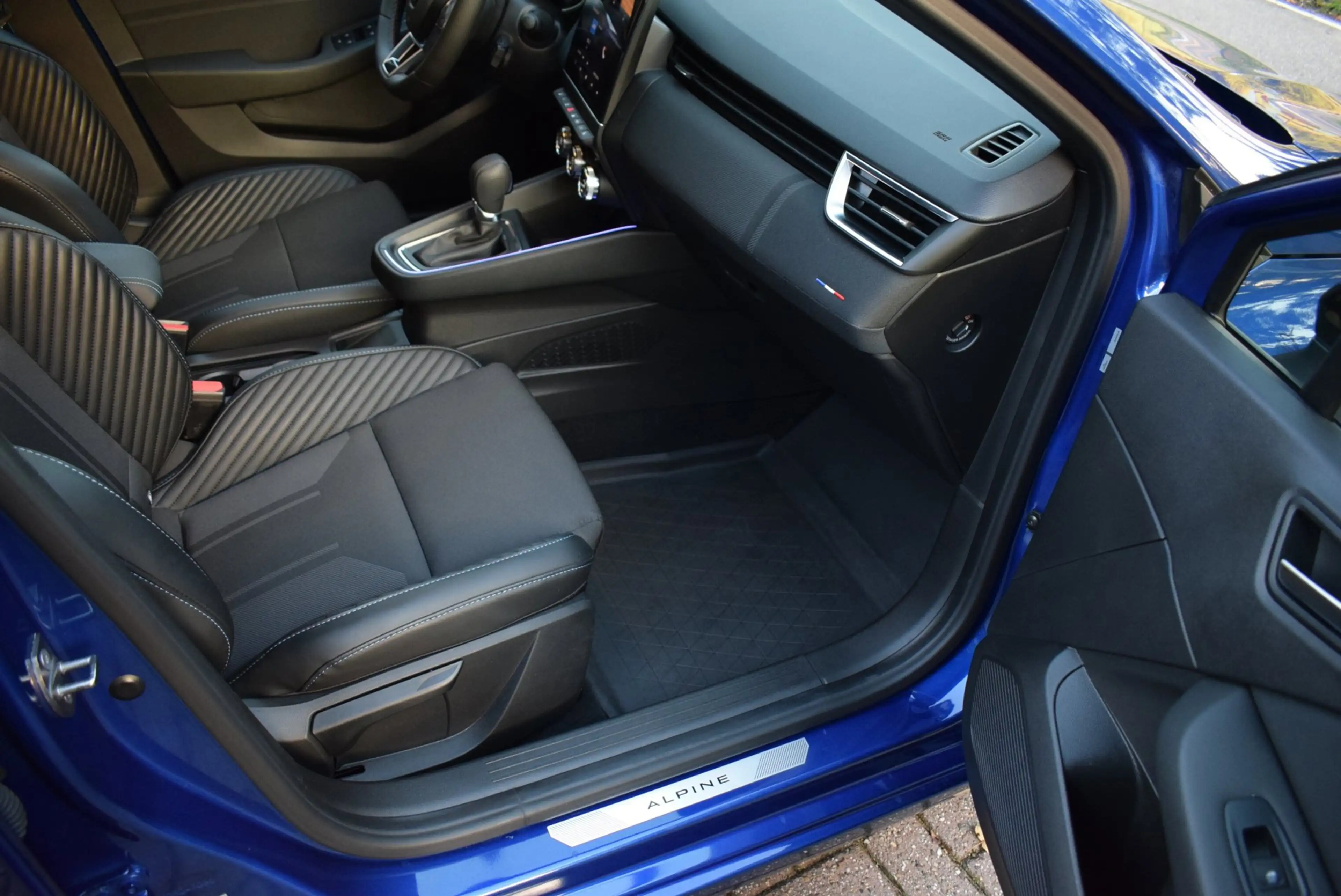 Renault Clio 1.6 E-Tech Full Hybrid 145 esprit Alpine AUTOM/ADA — photo 9
