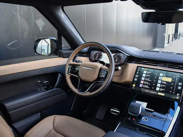 Land Rover Range Rover Sport view 11