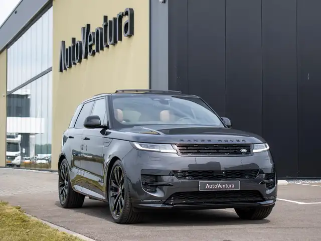 Land Rover Range Rover Sport view 3