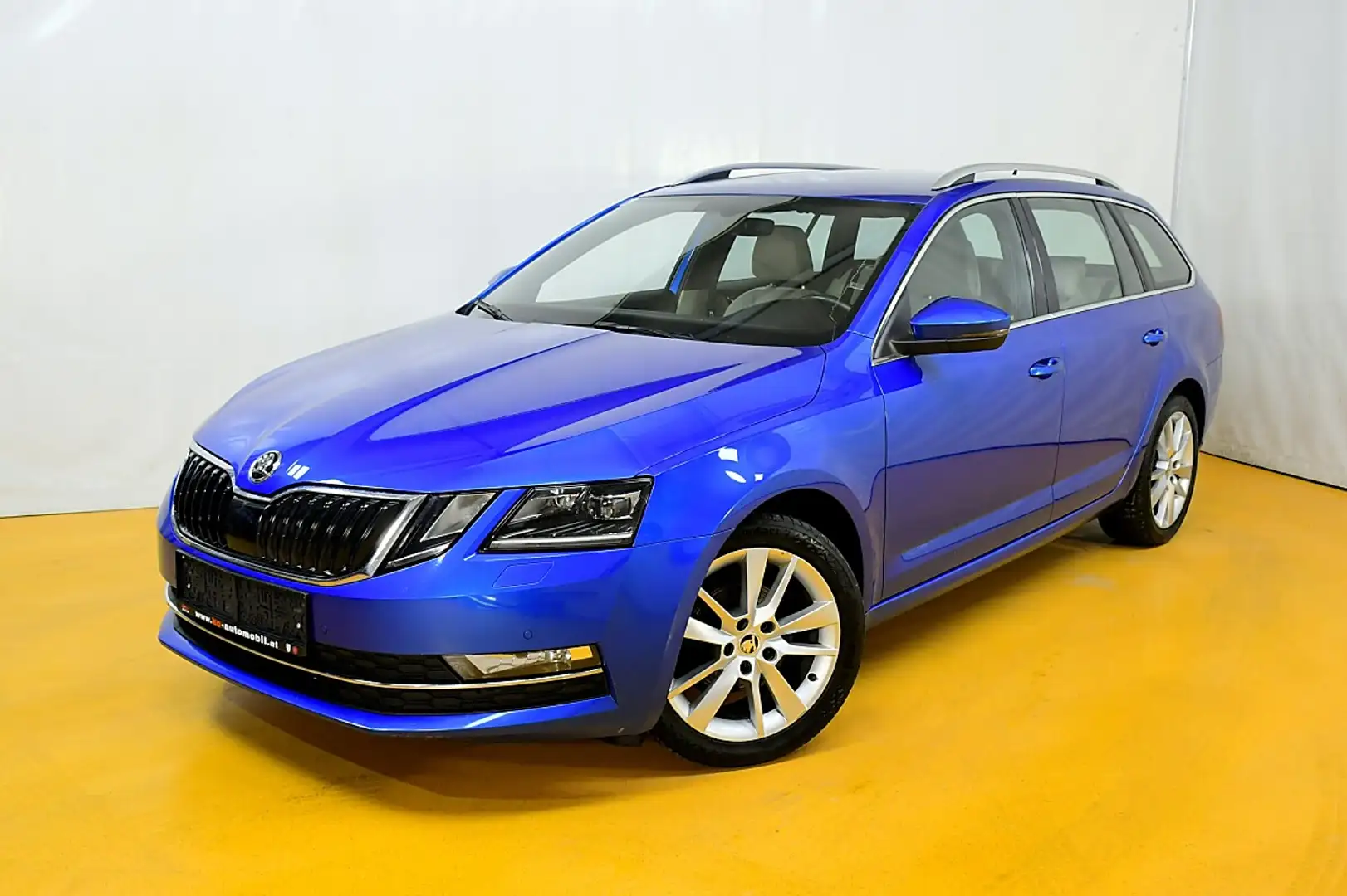 Skoda Octavia Combi 1,6 TDI Style Limited Blau - 1