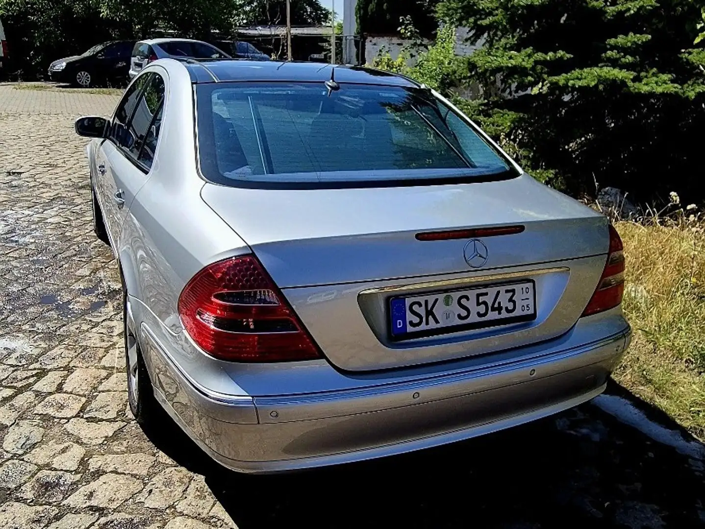 Mercedes-Benz E 500 4MATIC AVANTGARDE Argent - 2