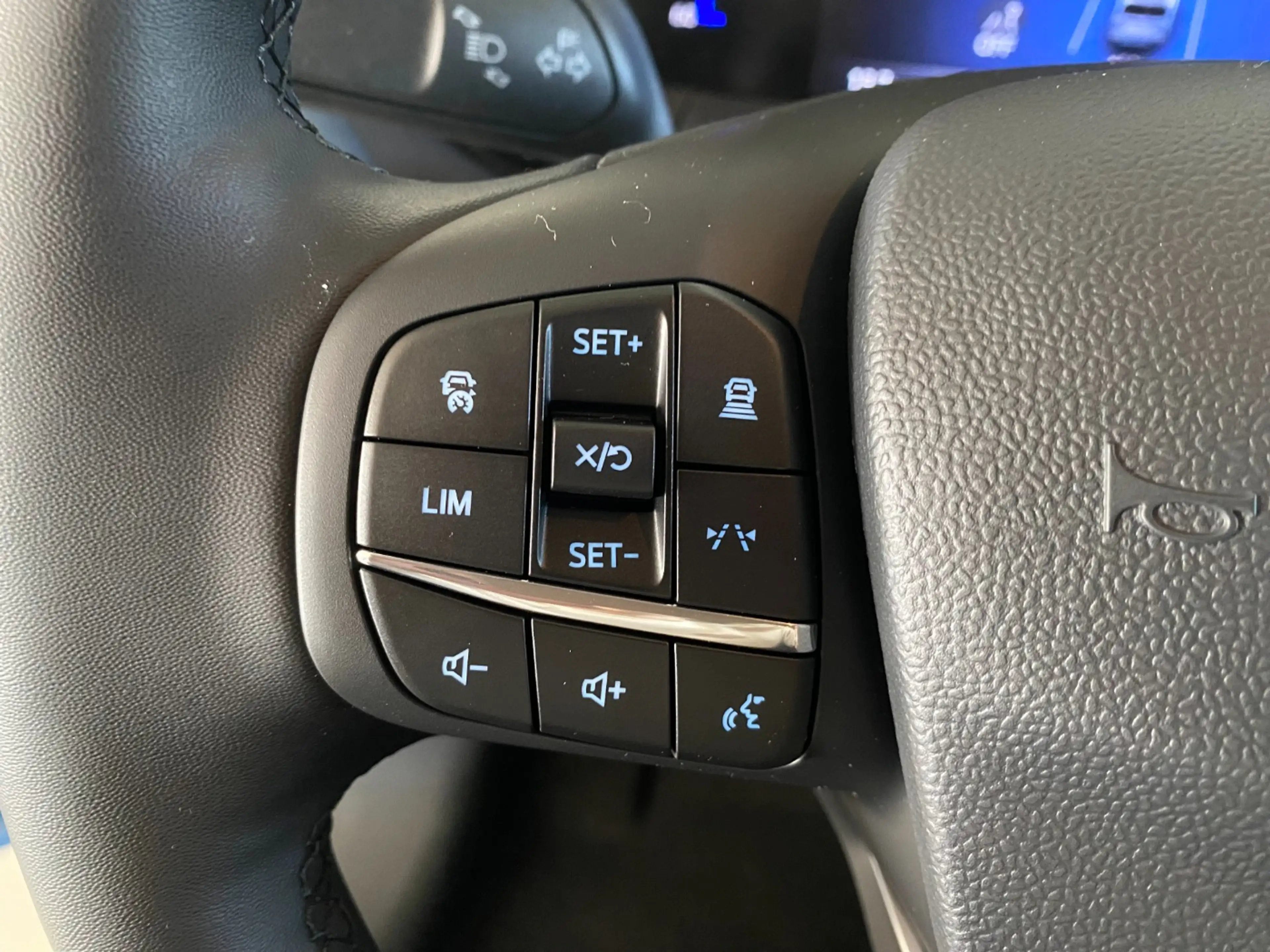 Ford Tourneo Courier 1.0 EcoBoost ACC*Navi*SHZ — photo 15