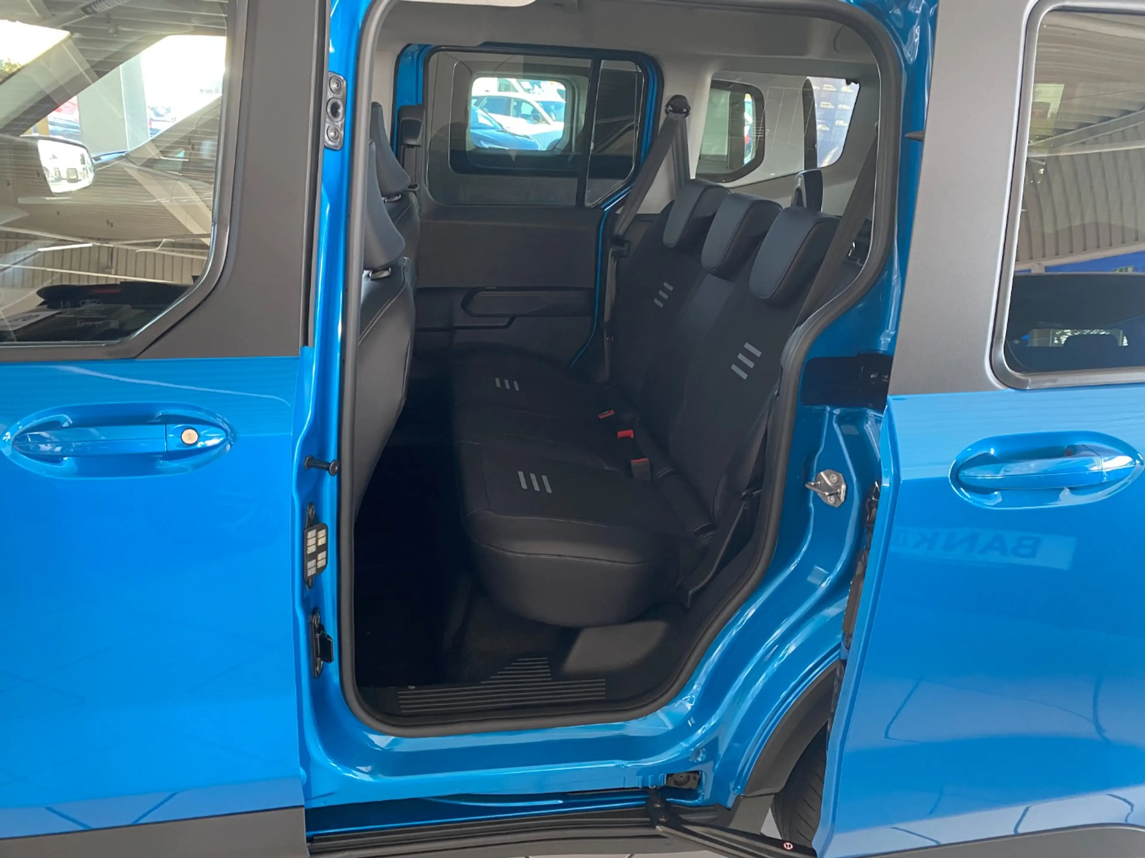 Ford Tourneo Courier 1.0 EcoBoost ACC*Navi*SHZ — photo 10