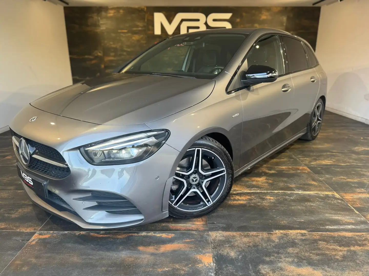 Mercedes-Benz B 220 *PACK AMG *LED INT *CAMÉRA *BEAM *CARPLAY Gris - 1
