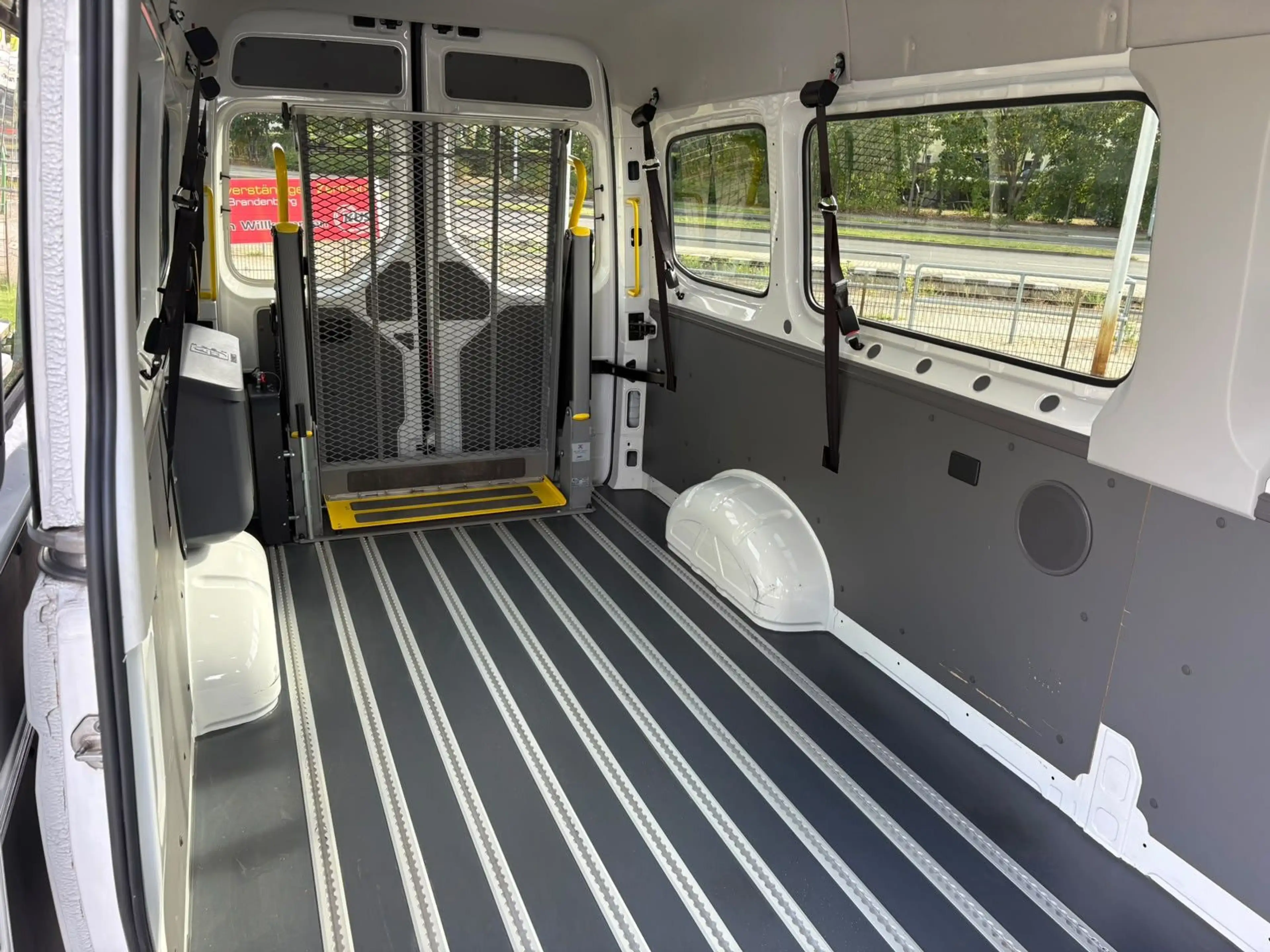 Volkswagen Crafter lang Hochdach AMF LIFT 1HAND KAMERA DSG AUTOMATI — photo 13