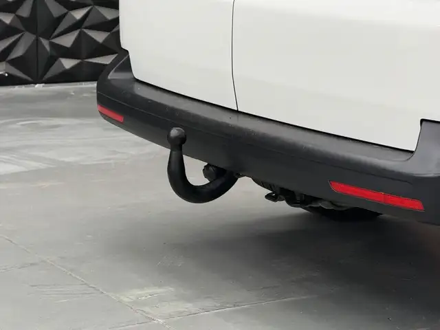Volkswagen Transporter view 13