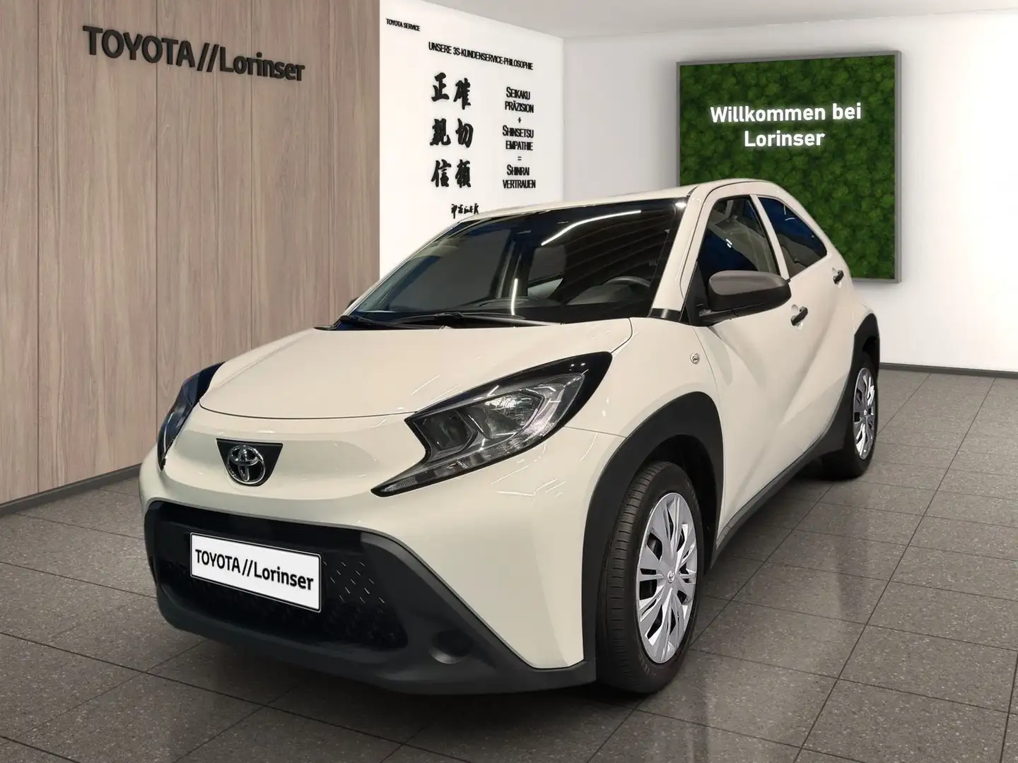 Toyota Aygo 1.0 ACC+Fernlichtass.+Navi+SoundSys+SpurH Білий - 1