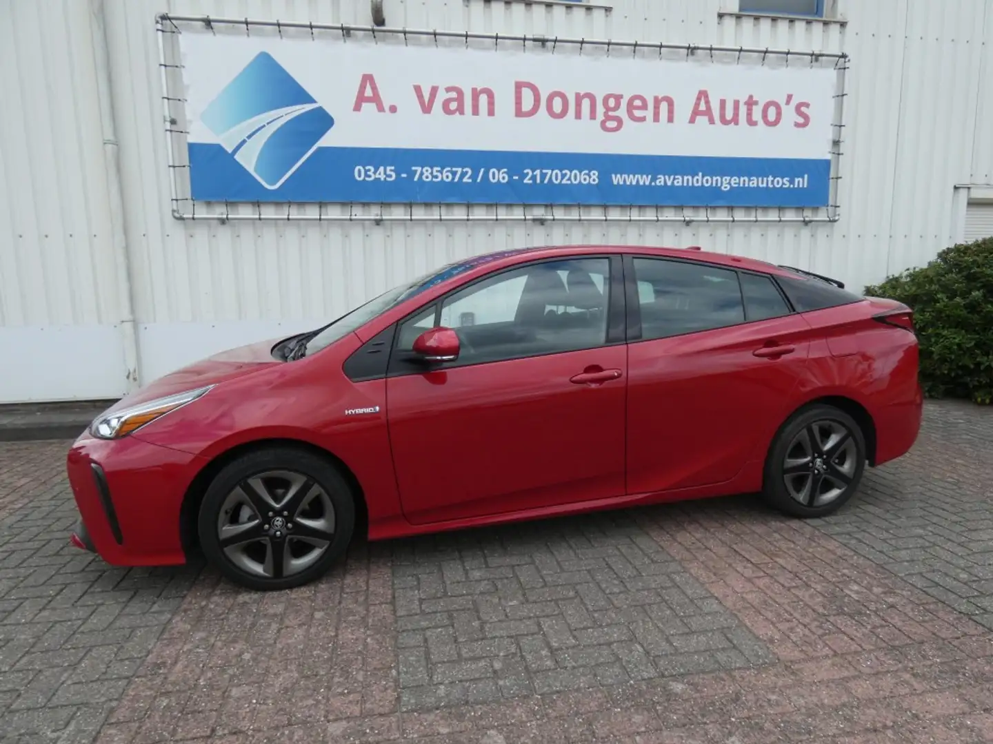 Toyota Prius 1.8 EXECUTIVE,Camera,JBL,Keyless,Navi,Dodehoek Rood - 1