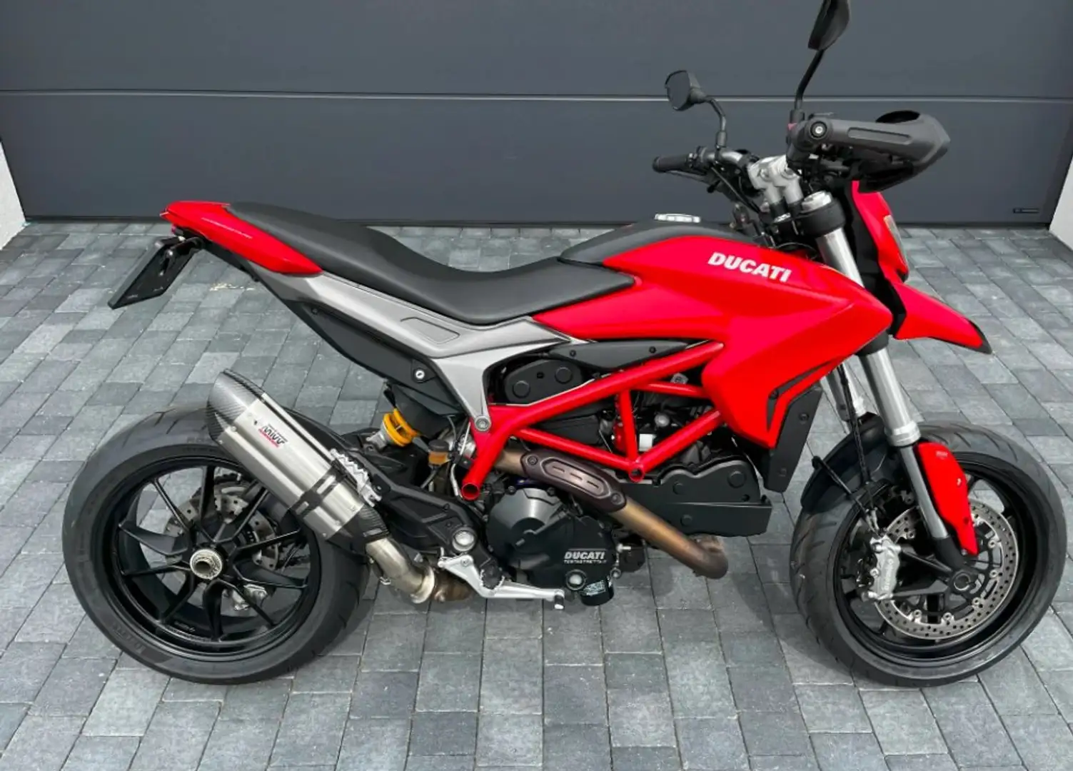 Ducati Hypermotard 821 Червоний - 1