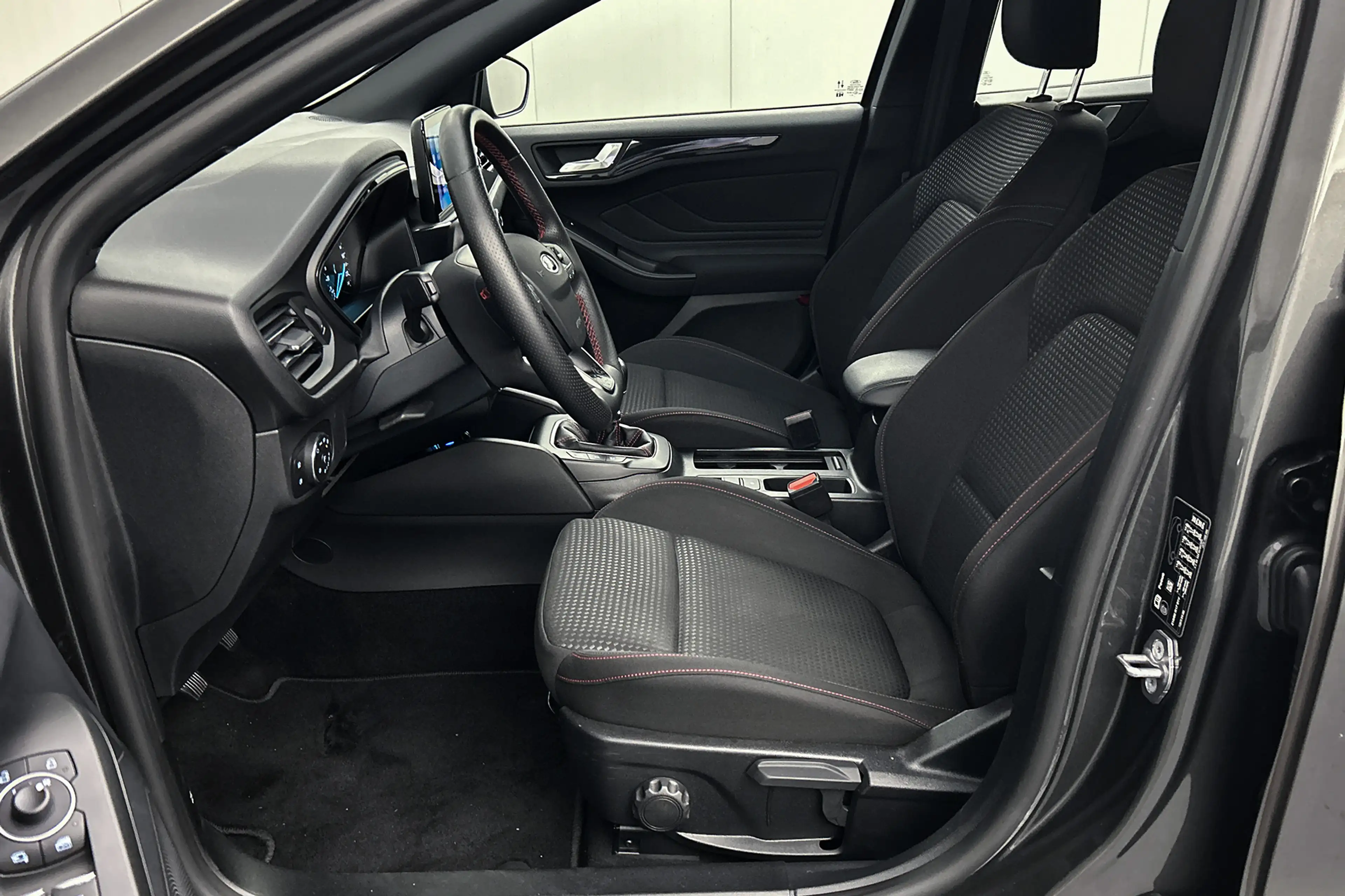 Ford Focus 1.0 EcoBoost ST Line Business | Camera | LED kopla — photo 31