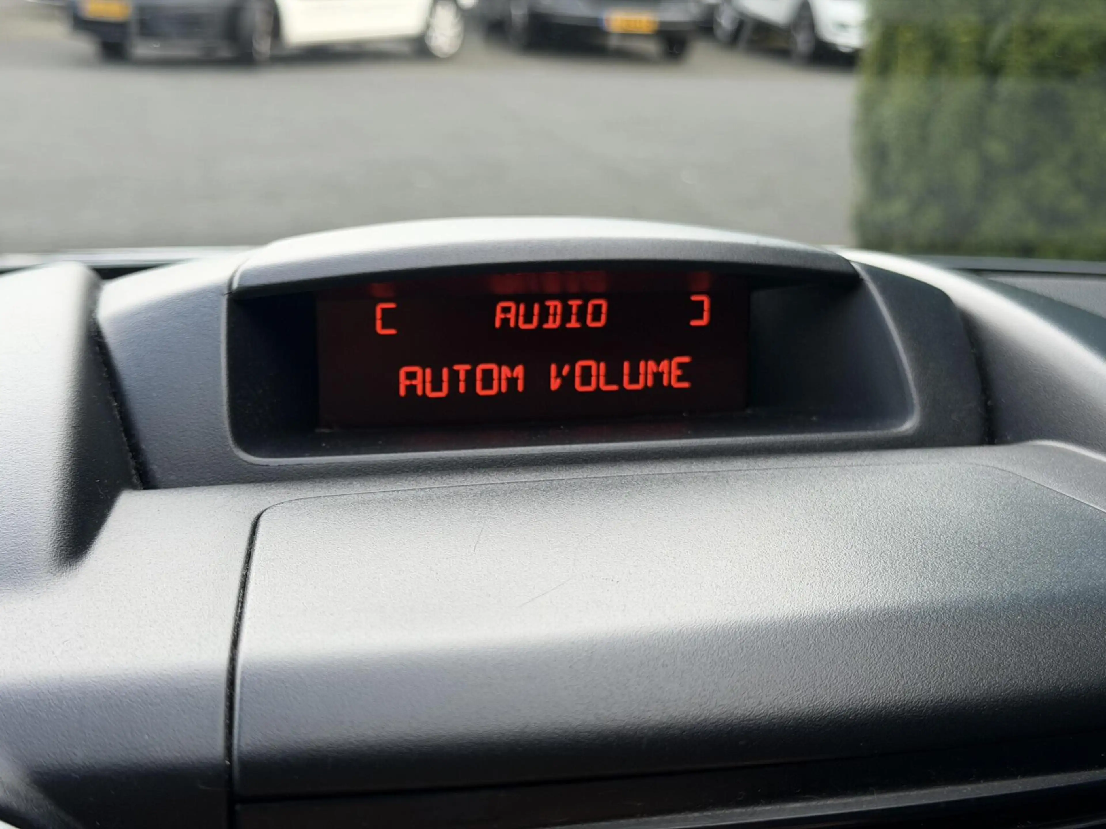 Peugeot Partner Tepee 1.6 e-HDi AUT. Active TREKH | CRUISE | AC | — photo 17
