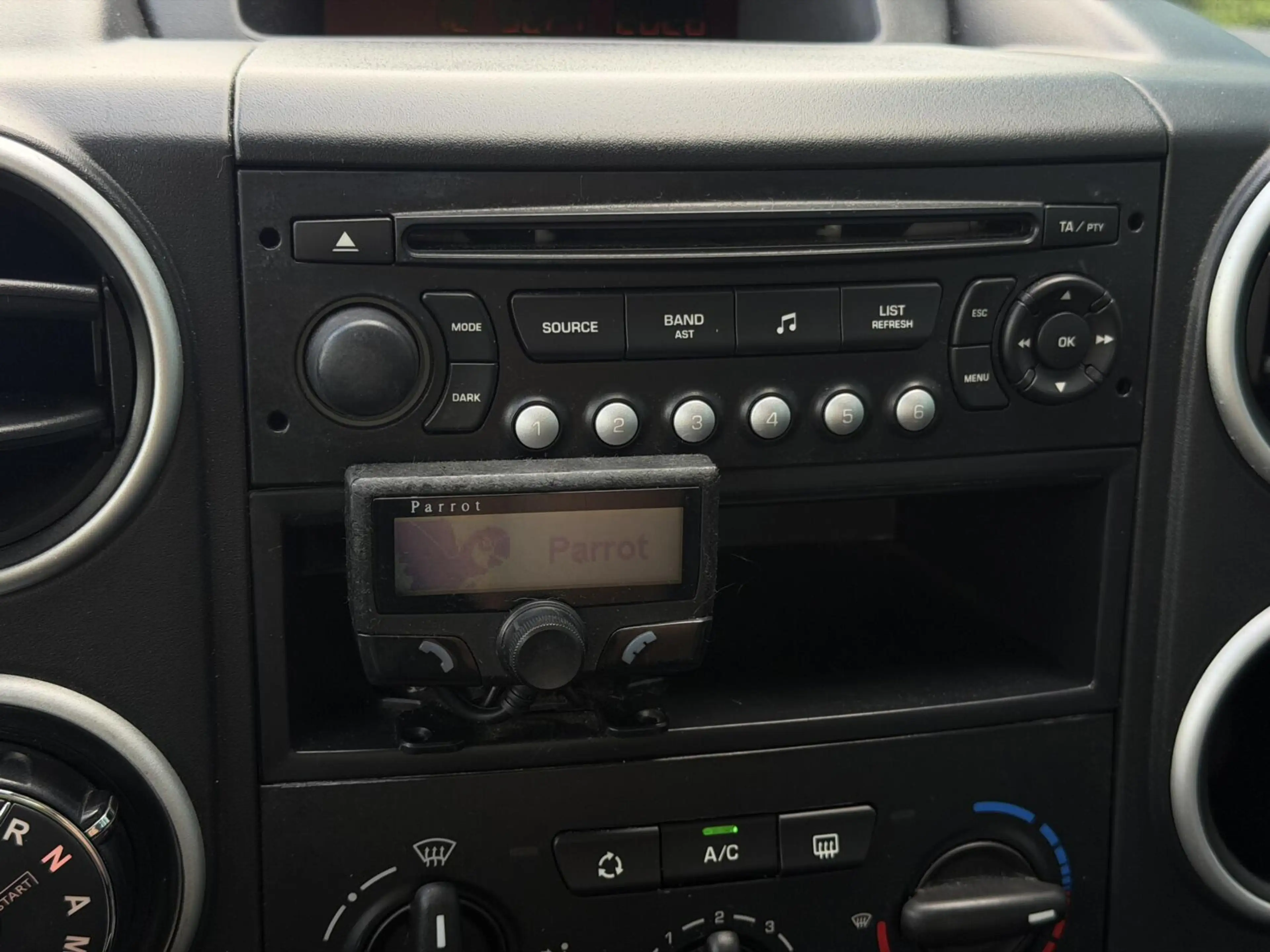 Peugeot Partner Tepee 1.6 e-HDi AUT. Active TREKH | CRUISE | AC | — photo 19