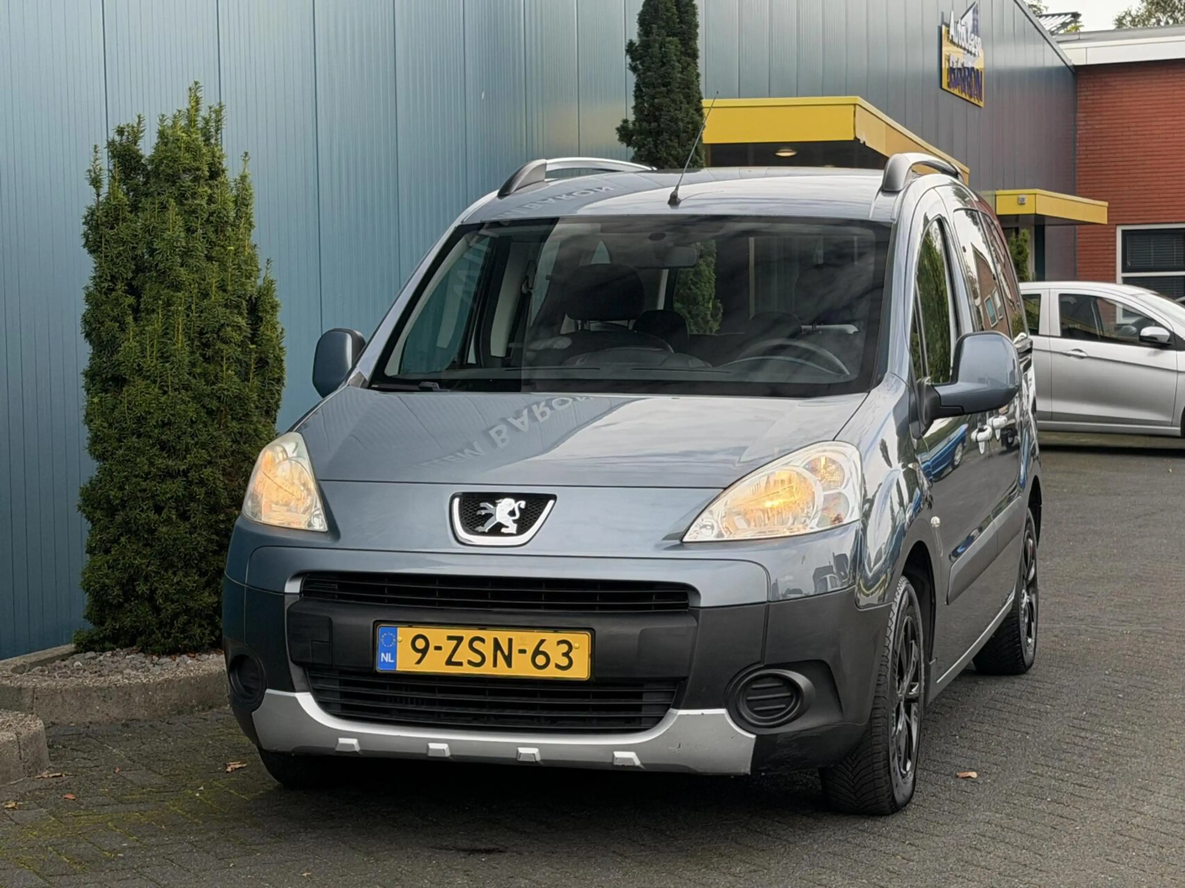 Peugeot Partner Tepee 1.6 e-HDi AUT. Active TREKH | CRUISE | AC | — photo 6
