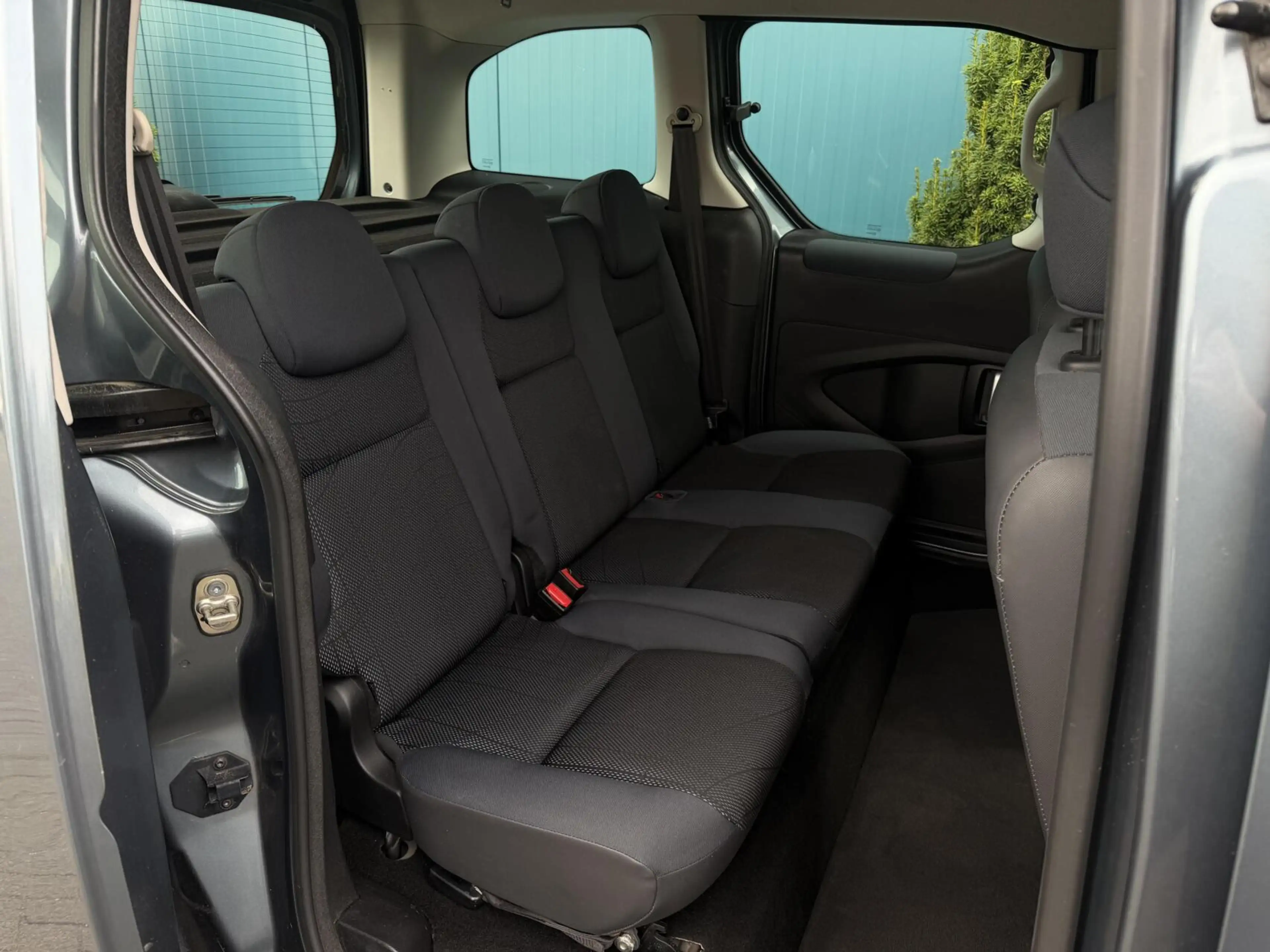 Peugeot Partner Tepee 1.6 e-HDi AUT. Active TREKH | CRUISE | AC | — photo 27