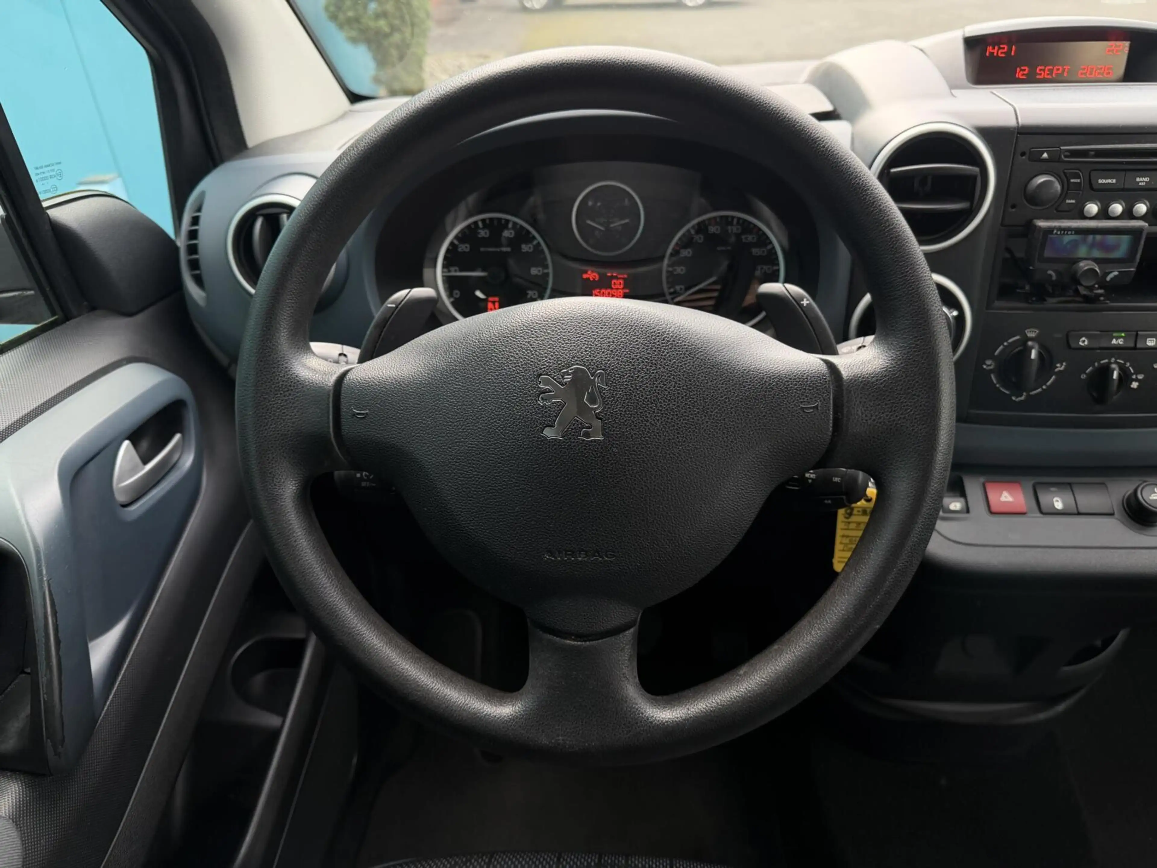 Peugeot Partner Tepee 1.6 e-HDi AUT. Active TREKH | CRUISE | AC | — photo 11