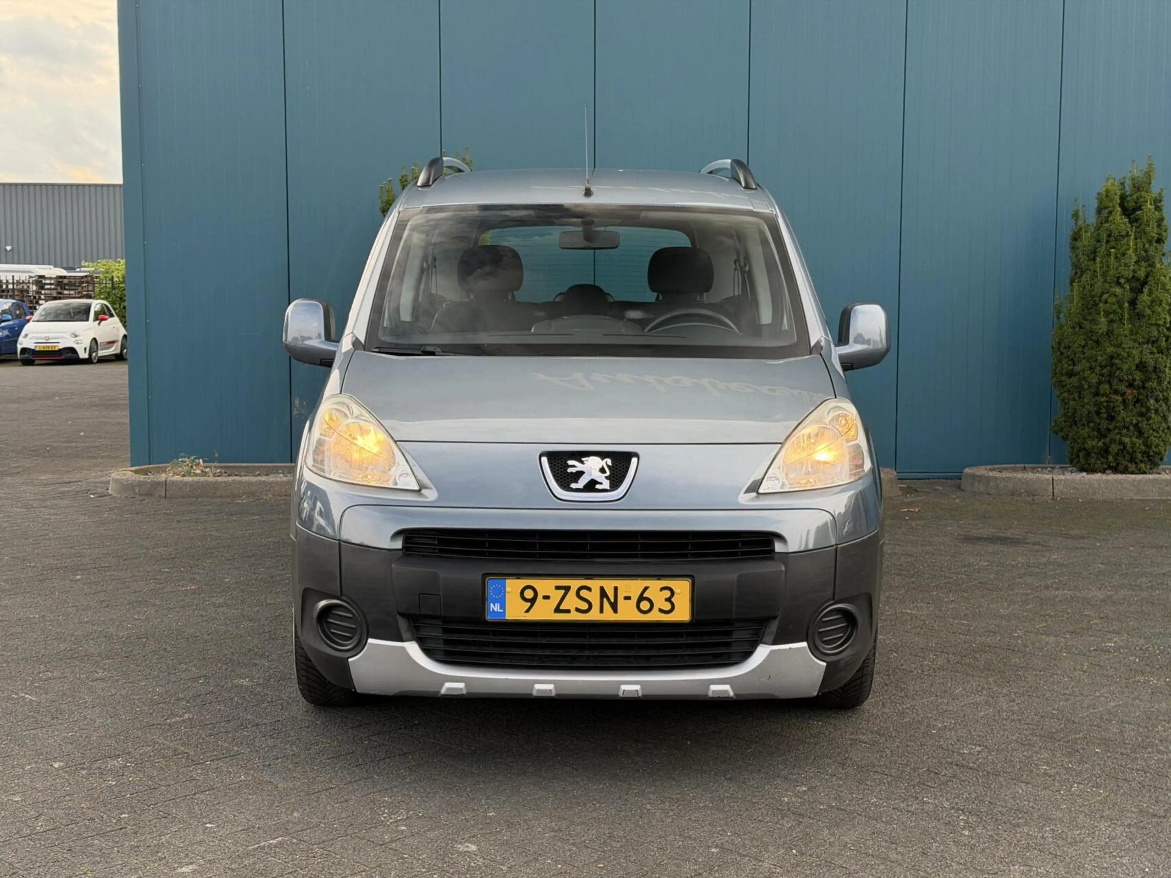 Peugeot Partner Tepee 1.6 e-HDi AUT. Active TREKH | CRUISE | AC | — photo 5