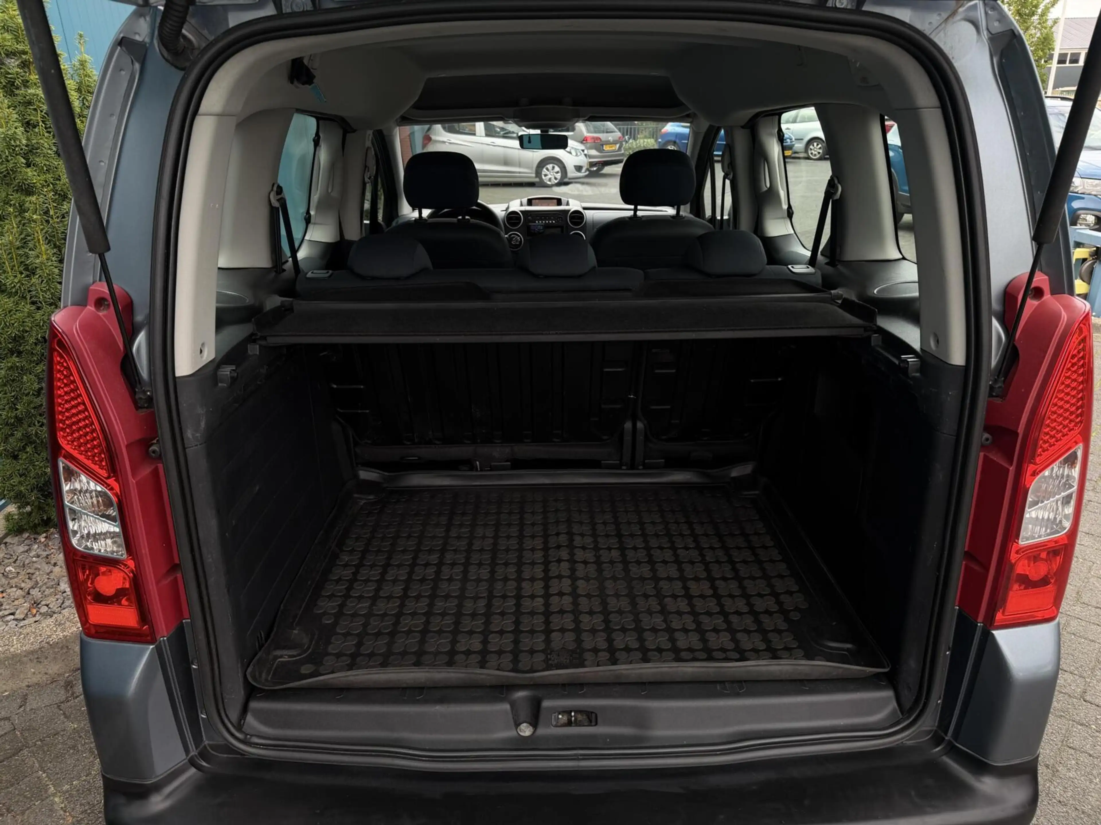 Peugeot Partner Tepee 1.6 e-HDi AUT. Active TREKH | CRUISE | AC | — photo 25