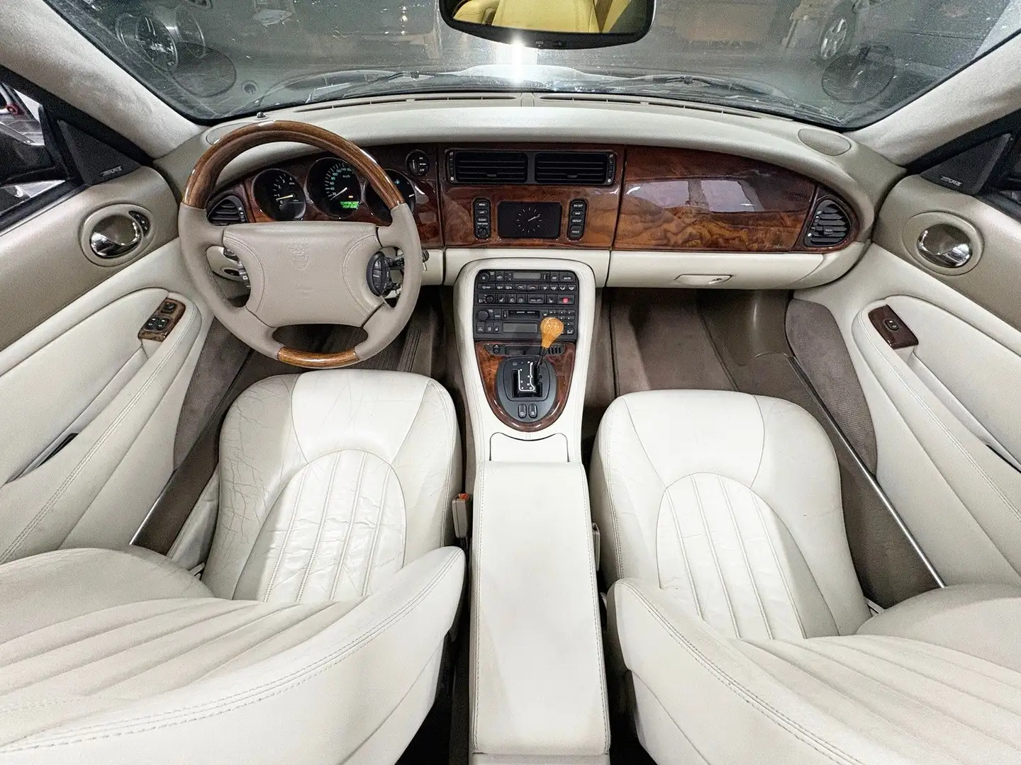 Jaguar XKR S/C Cabriolet 2. Hand LederBeige Xenon Histo Schwarz - 2