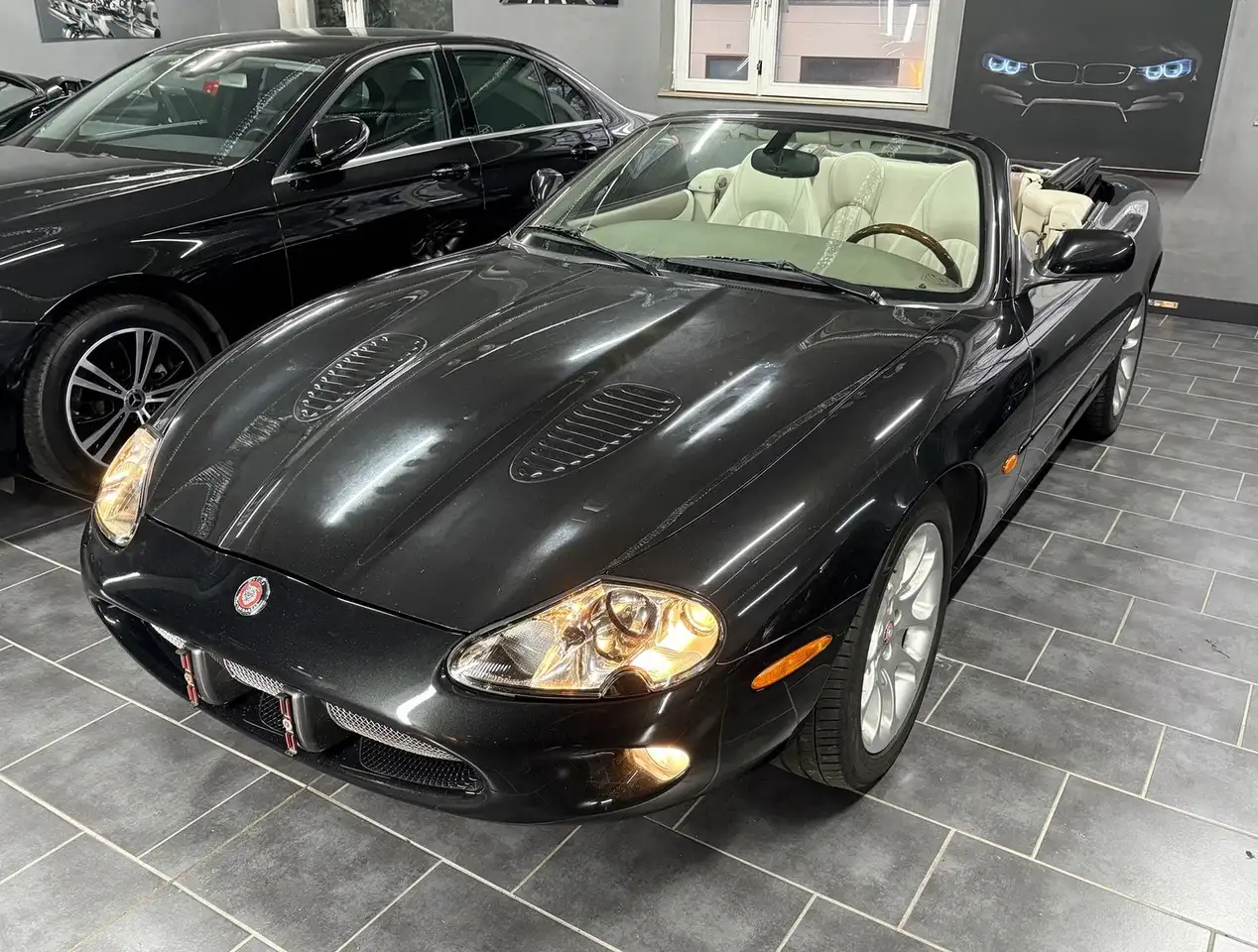 Jaguar XKR