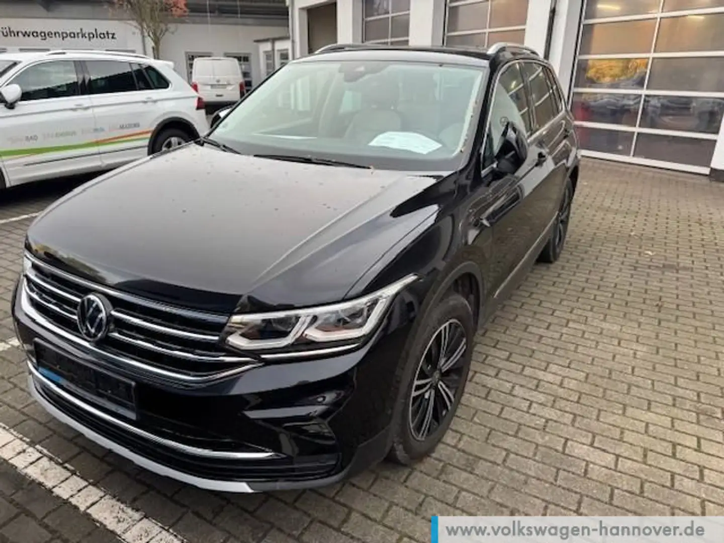 Volkswagen Tiguan 2.0 TDI DSG ACC DigCockpit Kamera Navi Pa Noir - 2