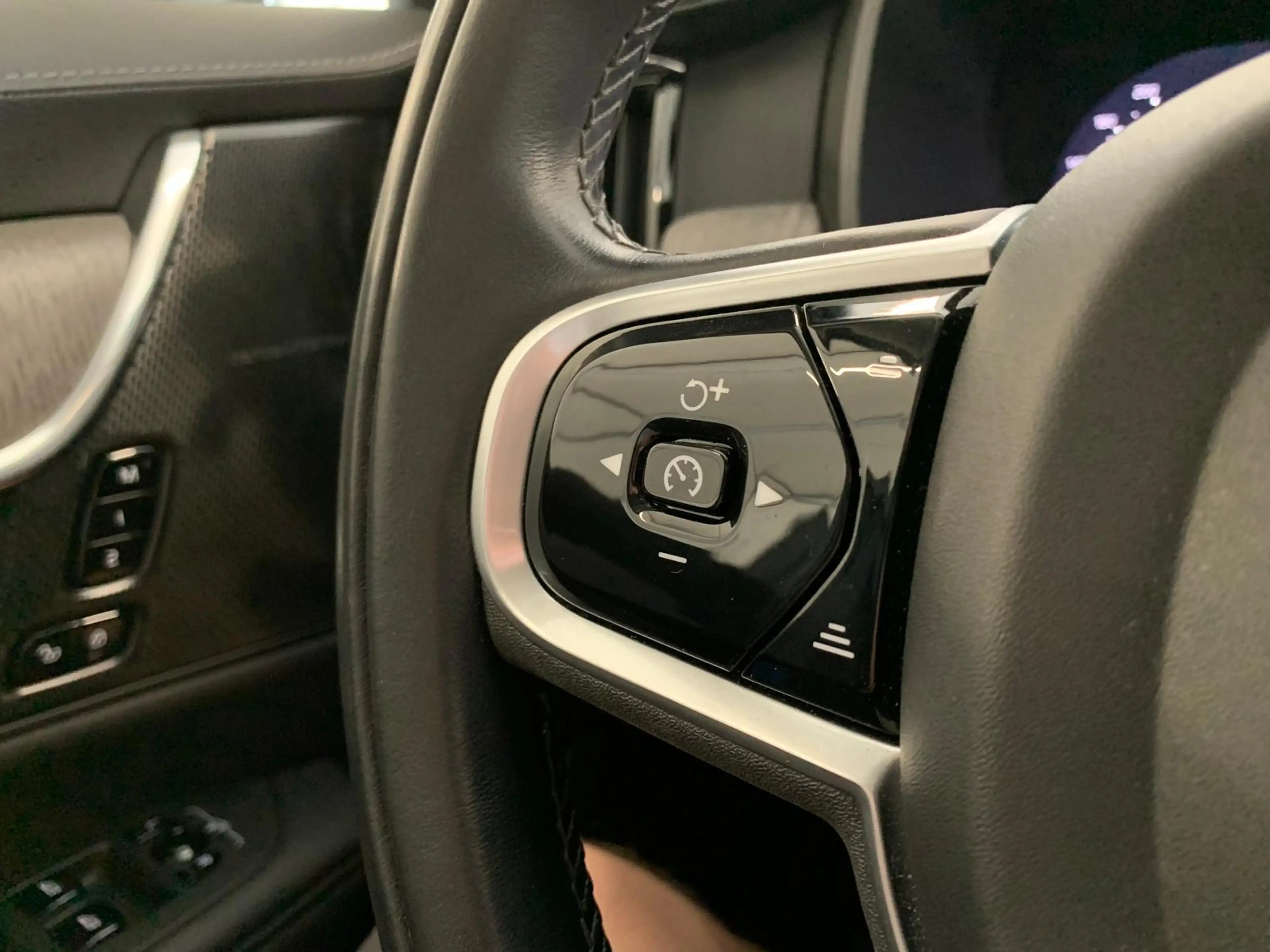 Volvo V90 Inscription Recharge PHEV AWD|ACC|360°|GlasD — photo 15