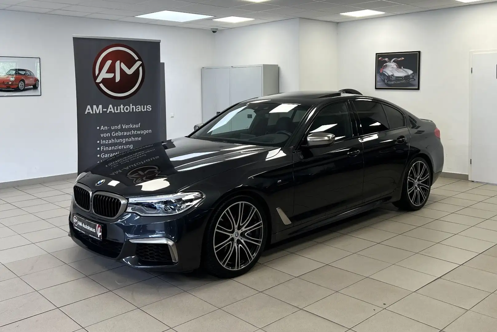 BMW 550 i Lim. xDrive *M-Sport*GlasSD*ACC*H&K*360° Grau - 2