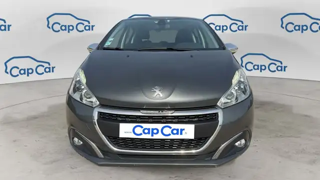 Peugeot 208 view 5