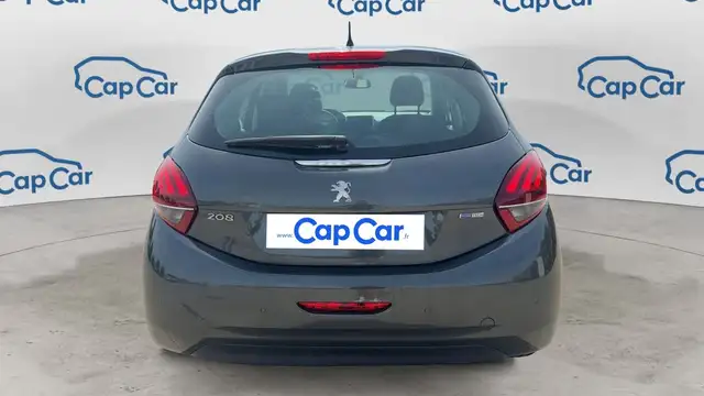 Peugeot 208 view 3