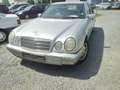 Mercedes-Benz E 200 Automatik CLASSIC/ Alu+Klima+Tempomat+met/o.TÜV Silber - thumbnail 10