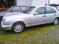 Mercedes-Benz E 200 Automatik CLASSIC/ Alu+Klima+Tempomat+met/o.TÜV Silber - thumbnail 2