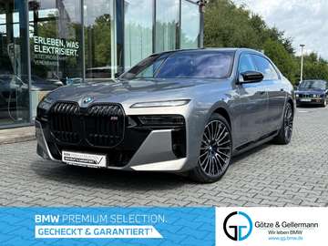 M70 xDrive M Sport ExecutiveLoungeSeating B&W