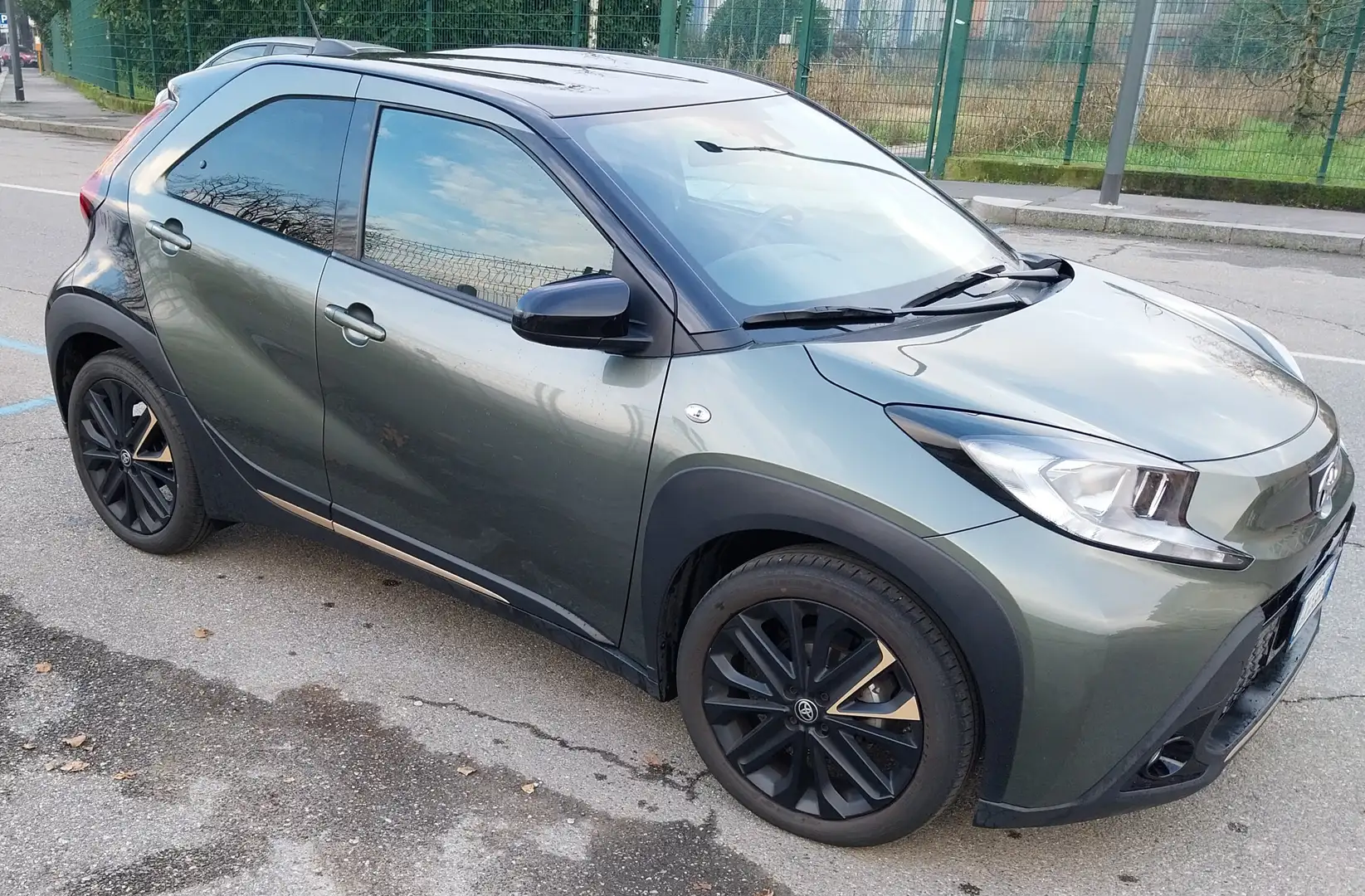 Toyota Aygo X Aygo X 1.0 Undercover 72cv s-cvt Verde - 1