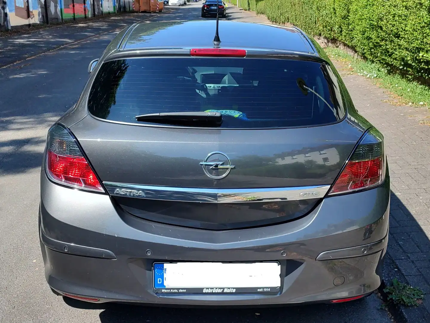 Opel Astra Astra GTC Fließheck  3-Türer GTC 1.6 Sport - 2