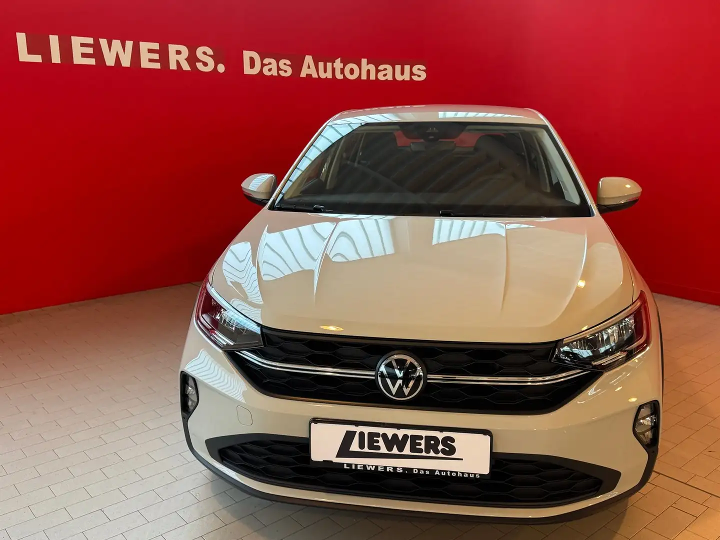 Volkswagen Taigo 4Me TSI Grau - 1