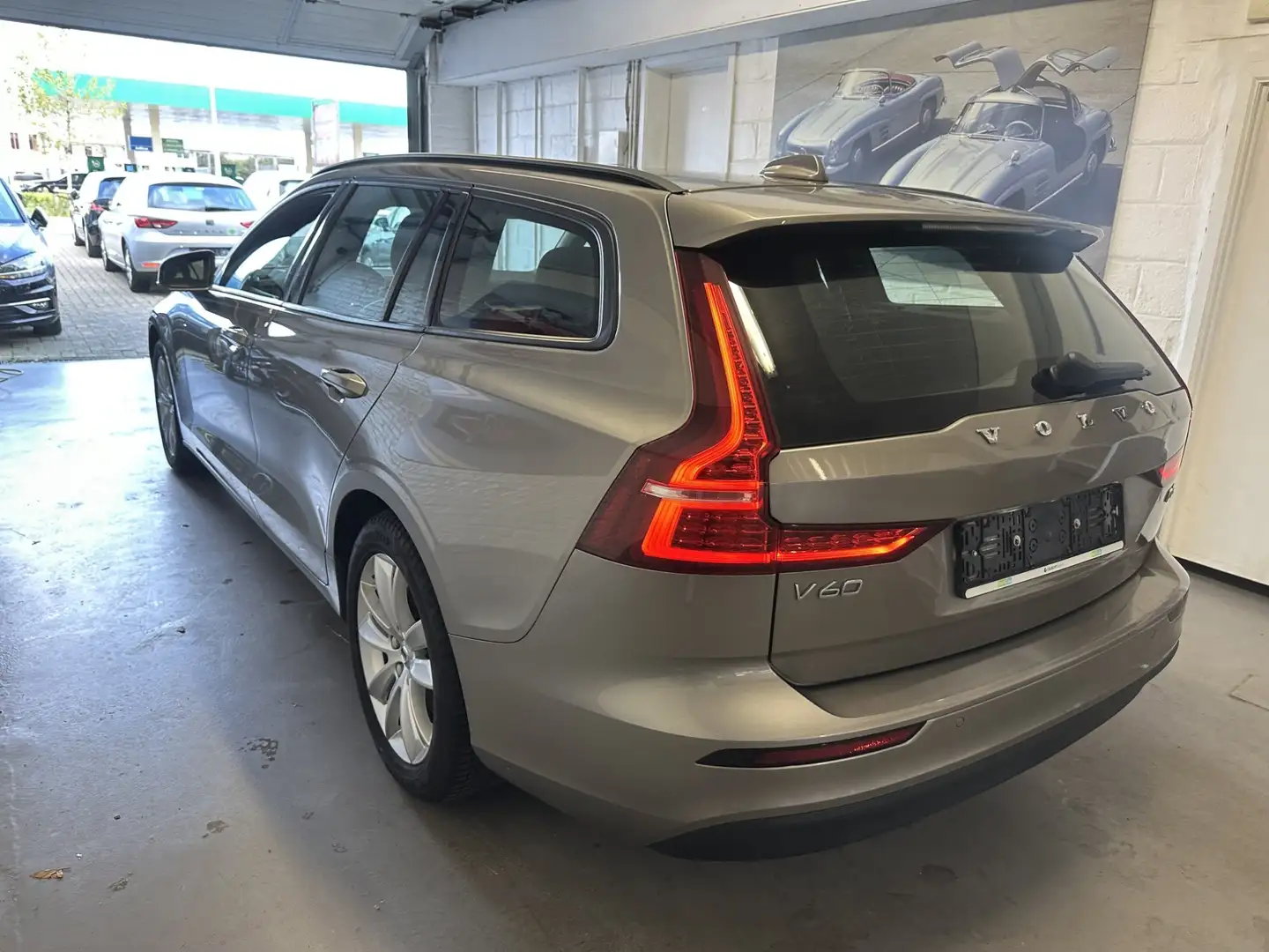 Volvo V60 V60 2.0 D3 Momentum Pro Gris - 2