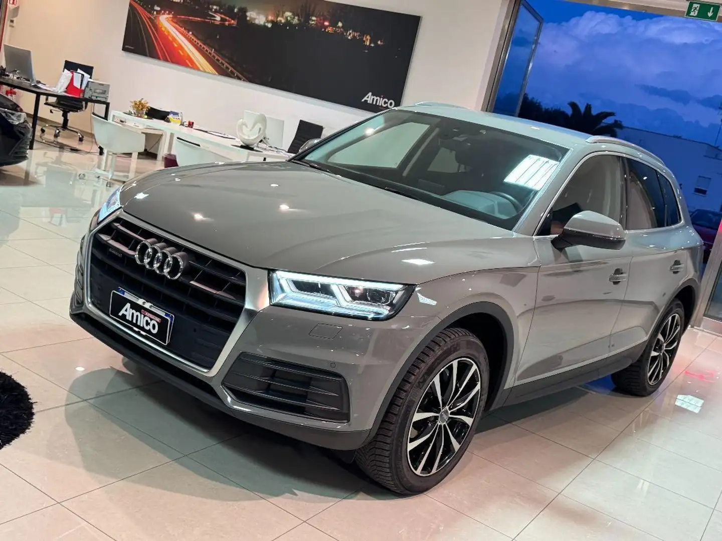 Audi Q5 2.0 TDI quattro S tronic Grigio Quantum Grigio - 2