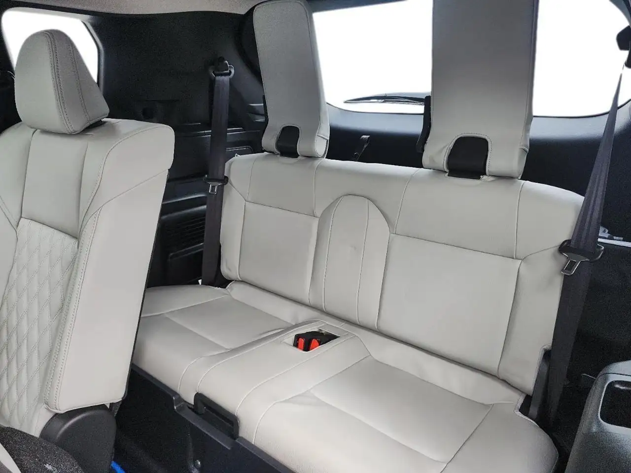 Mitsubishi Outlander снимка Mitsubishi Outlander