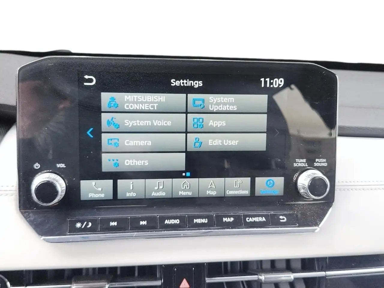 Mitsubishi Outlander снимка Mitsubishi Outlander