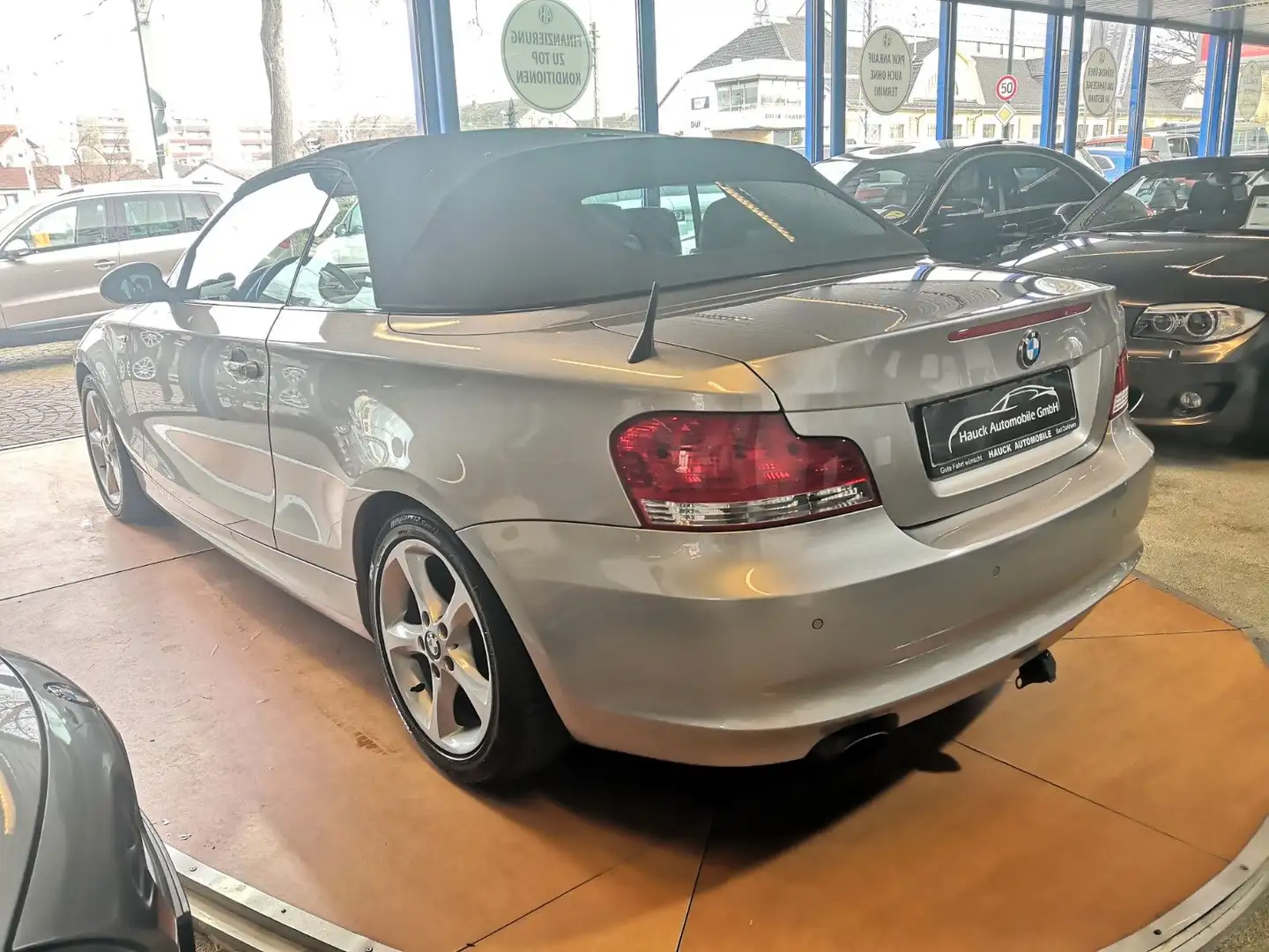BMW 120 i Cabrio/SH/SHZ/PDC/TSGS/Leder/AHK/ Plateado - 2