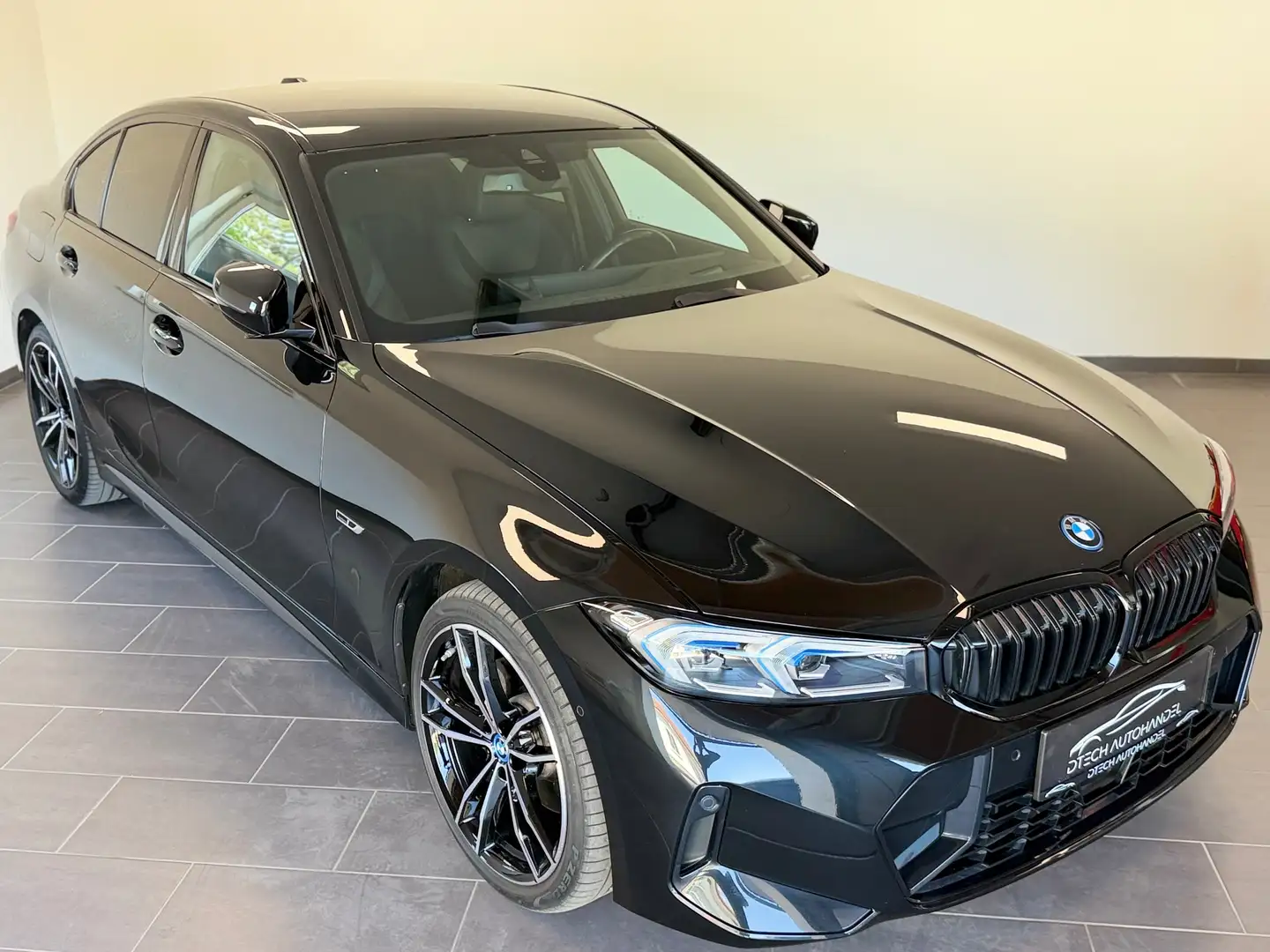 BMW 330 330e xDrive MSPORT/HUD/KEYLESS/ACC/LED/SHZ/ Schwarz - 2