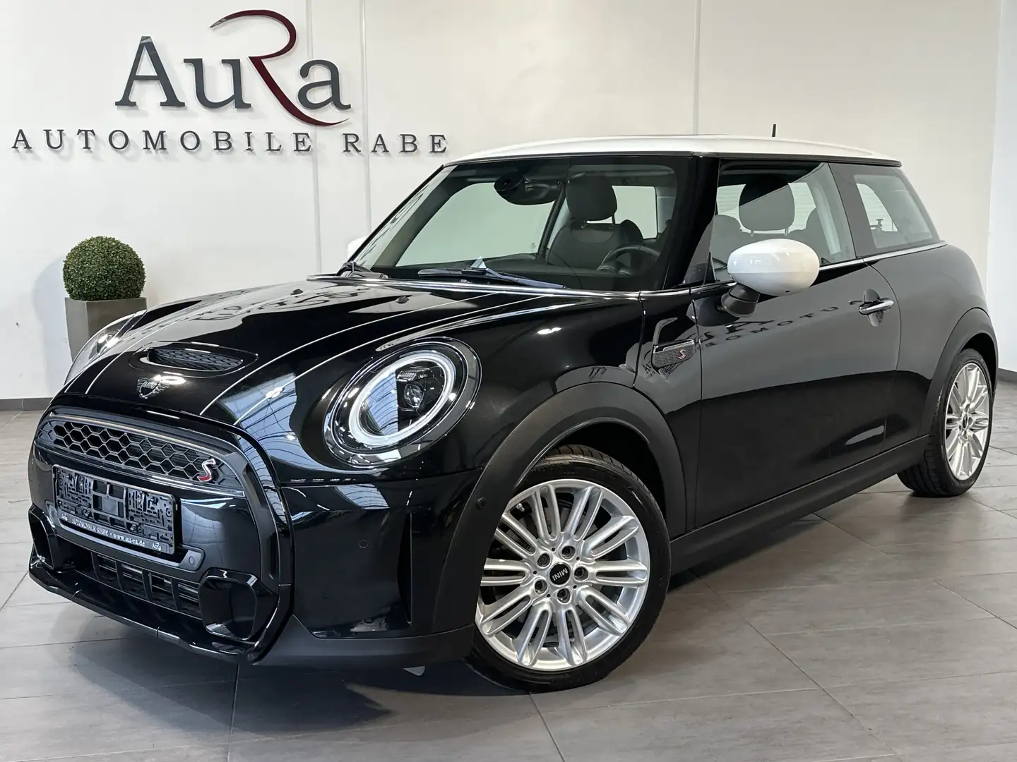 MINI Cooper S Sport-Aut. NAV+LED+PANO+PARKASSISTENT Schwarz - 1