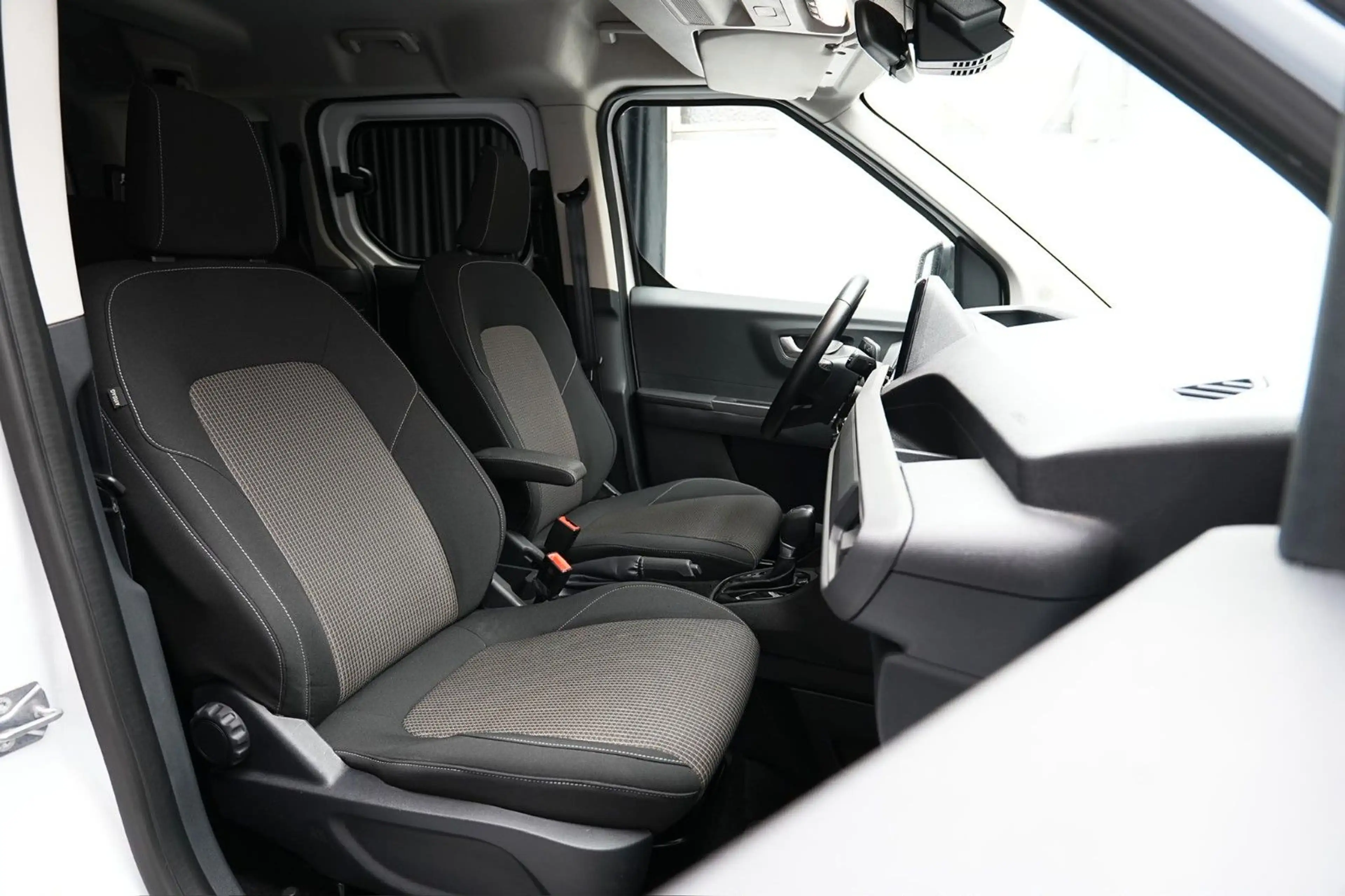 Ford Tourneo Courier 1.0 Trend — photo 6
