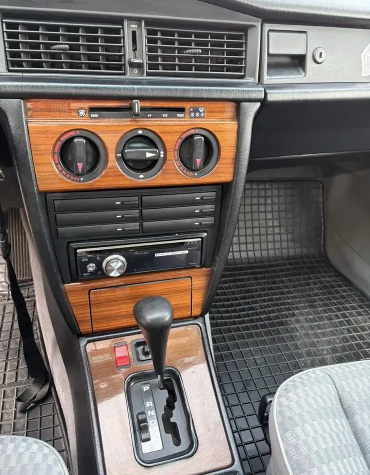 Mercedes-Benz 190 E 2,0, foto 8