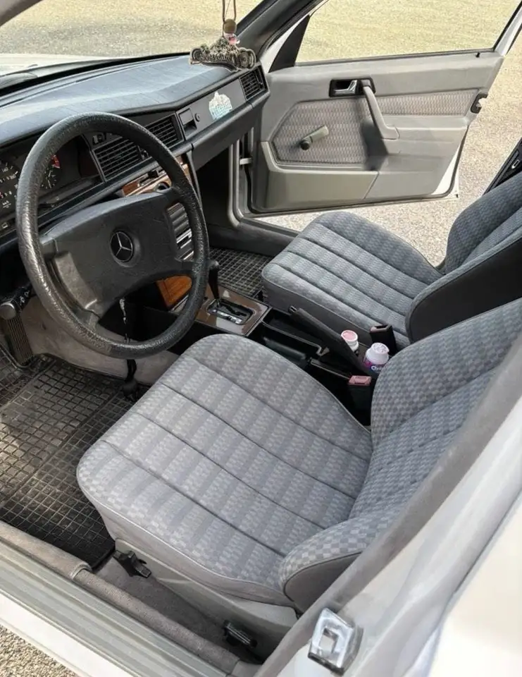Mercedes-Benz 190 E 2,0, foto 7