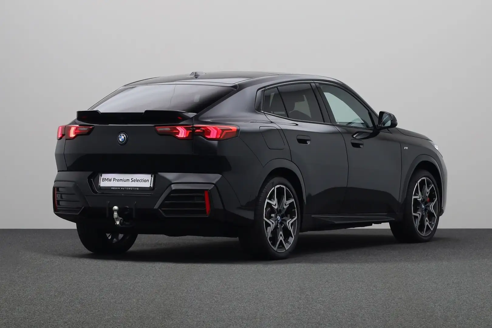 BMW iX2 xDrive30 67 kWh | M-sport Shadow Line | Achteruitr Schwarz - 2