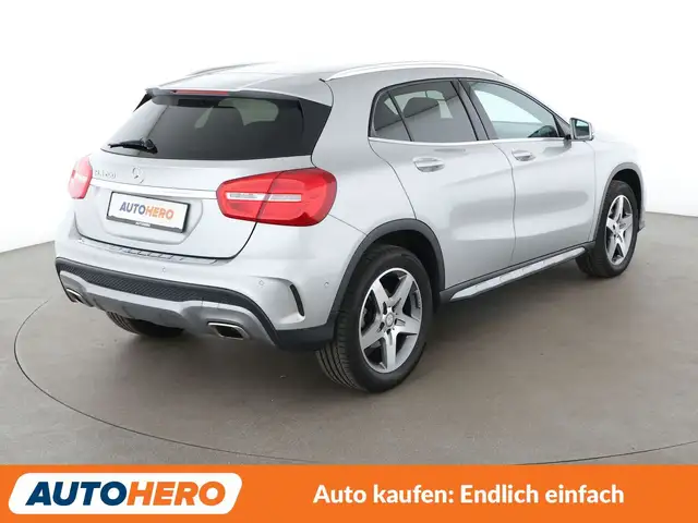 Mercedes-Benz GLA view 6