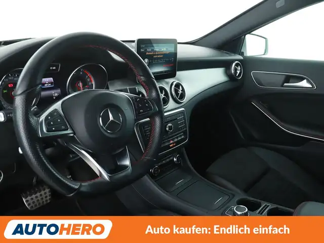 Mercedes-Benz GLA view 11