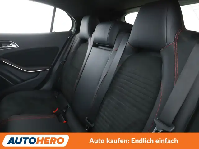 Mercedes-Benz GLA view 14