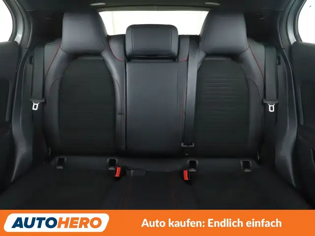 Mercedes-Benz GLA view 15